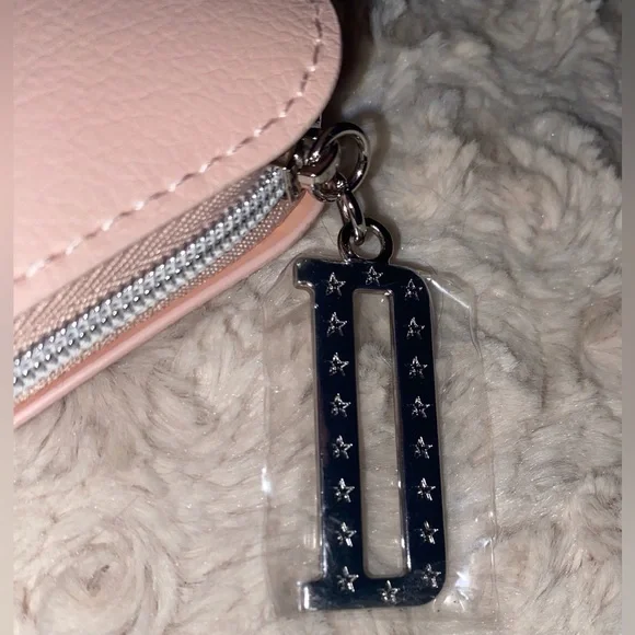 SOLD! Christian Dior blush pink makeup bag - Picture 8 of 9